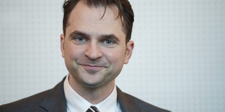 sebastian-burduja-este-noul-consilier-onorific-al-premierului