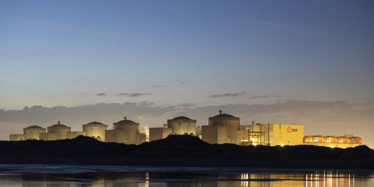 centrala-nucleara,-paralizata-de-infiltrarea-unui-roi-masiv-si-imprevizibil-de-meduze-–-hotnews.ro