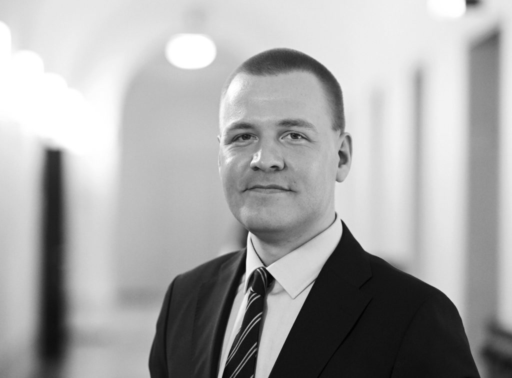 un-legiuitor-a-murit-in-parlamentul-finlandei-avea-30-de-ani-–-hotnews.ro