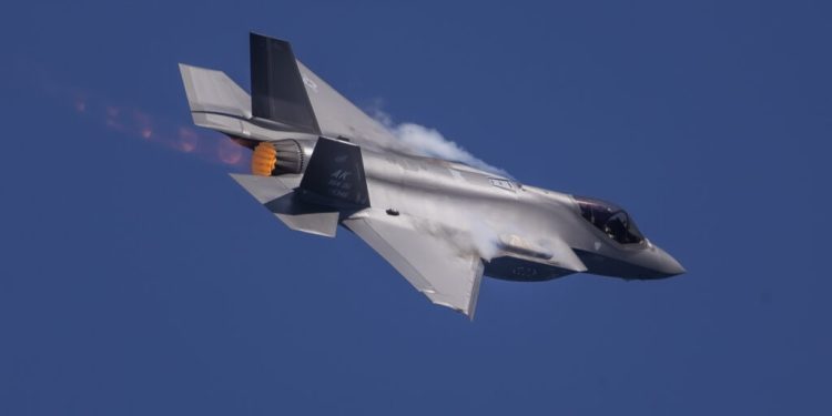 europa-cere-lui-trump-sa-trimita-avioane-de-lupta-in-romania-pentru-sprijinul-ucrainei