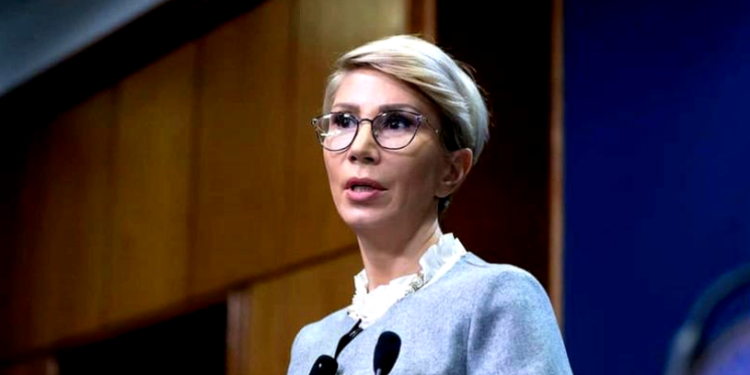 raluca-turcan:-oare-cine-vrea-sa-ia-comisioane-de-pe-urma-pensiilor-private-ale-romanilor?