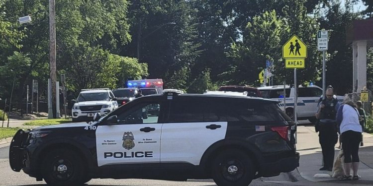 atac-armat-intr-o-scoala-din-sua-soldat-cu-victime-multiple-/autorul-s-a-sinucis