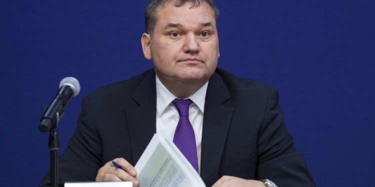 cseke-attila-condamna-atacul-xenofob-din-bucuresti:-incidentul-sa-nu-treaca-neobservat