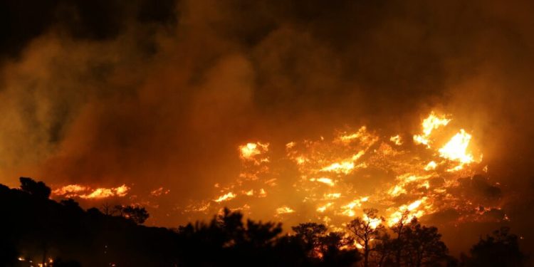wwa:-schimbarile-climatice-au-facut-de-40-de-ori-mai-probabile-incendii-similare-ca-in-spania
