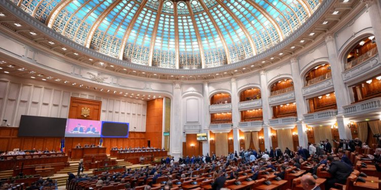 parlamentul-voteaza-duminica-cele-patru-motiuni-de-cenzura-ale-aur