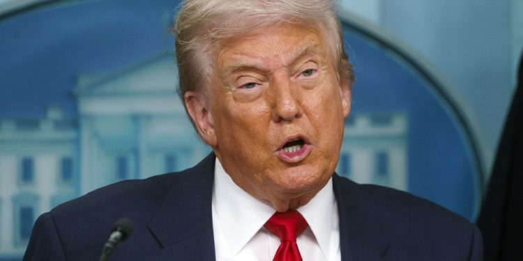 donald-trump-ameninta-ca-este-pregatit-pentru-faza-a-doua-in-relatia-cu-rusia-–-hotnews.ro