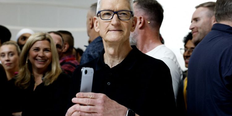 iphone-17,-un-smartphone-subtire-de-criza,-a-fost-lansat