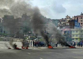 soldatii-pazesc-parlamentul-din-nepal-si-patruleaza-strazile-in-urma-protestelor-violente