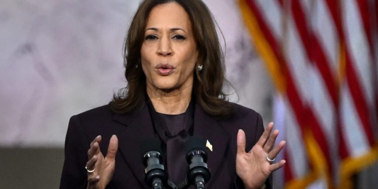 kamala-harris-despre-lasarea-deciziei-privind-realegerea-in-seama-lui-biden:-o-imprudenta