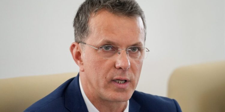 ministrul-apararii,-in-vizita-la-santierul-naval-damen:-parteneriat-de-succes