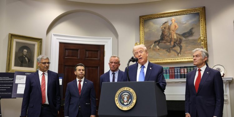 ce-propune-trump,-de-fapt,-pentru-tratatea-autismului:-o-forma-de-acid-folic-–-hotnews.ro