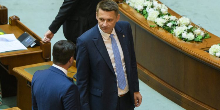 abrudean:-miza-alegerilor-din-republica-moldova-este-importanta-pentru-intreaga-europa