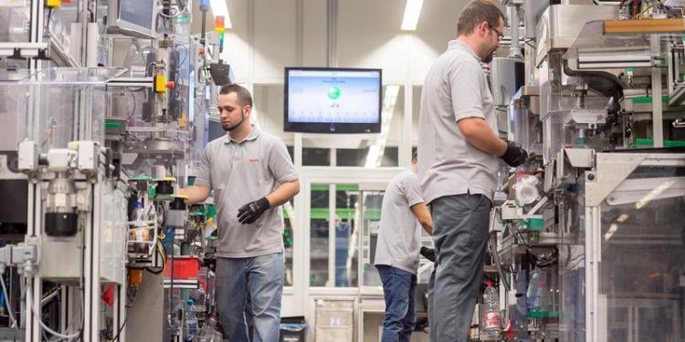 unul-dintre-cei-mai-mari-producatori-de-componente-auto-va-concedia-13000-de-angajati-–-hotnews.ro