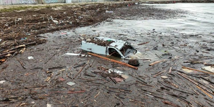 imagini-din-infernul-inundatiilor-din-bulgaria.-tara-vecina-s-a-confruntat-cu-pagube-uriase