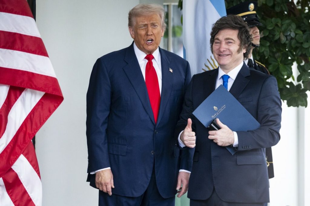 trump-saluta-activitatea-presedintelui-argentinei.-avertismentul-adresat-inaintea-alegerilor