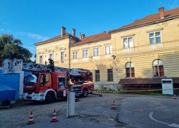 cladiri-avariate-dupa-cutremurul-din-satu-mare-doua-scoli-au-fost-evacuate-preventiv-–-hotnews.ro