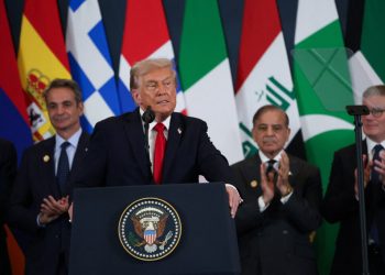 trump-a-oferit-o-cina-la-casa-alba-pentru-donatorii-implicati-in-proiectul-noii-sali-de-bal