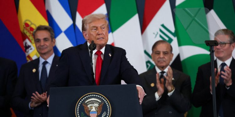 trump-a-oferit-o-cina-la-casa-alba-pentru-donatorii-implicati-in-proiectul-noii-sali-de-bal