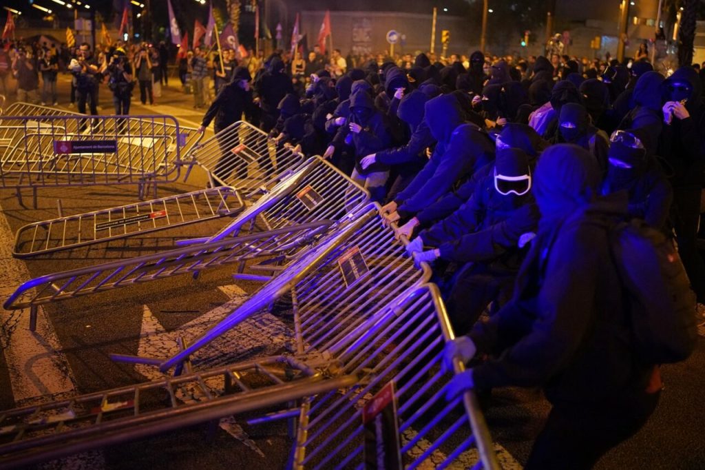 proteste-anti-israel-la-barcelona.-cel-putin-15-persoane-au-fost-arestate
