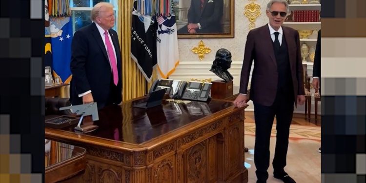 concert-pentru-donald-trump-in-biroul-oval.-muzica-lui-andrea-bocelli-a-rasunat-la-casa-alba