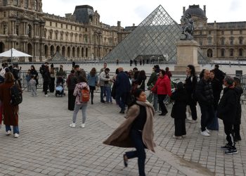 dezvaluiri-din-interiorul-muzeului-luvru-alarma-data-chiar-inainte-de-marele-jaf-–-hotnews.ro