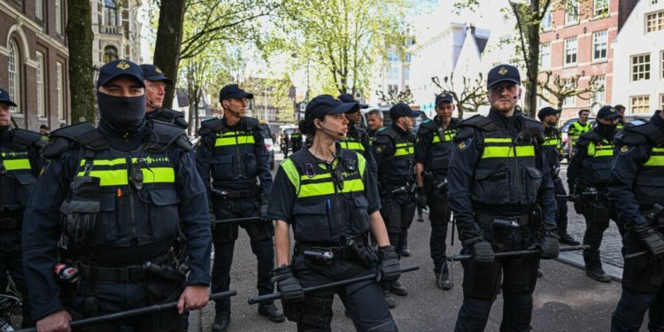 olanda-vrea-sa-trimita-migranti-in-uganda,-dupa-modelul-acordului-semnat-de-trump