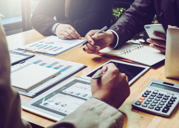 cum-fac-fata-antreprenorii-romani-avalansei-de-taxe