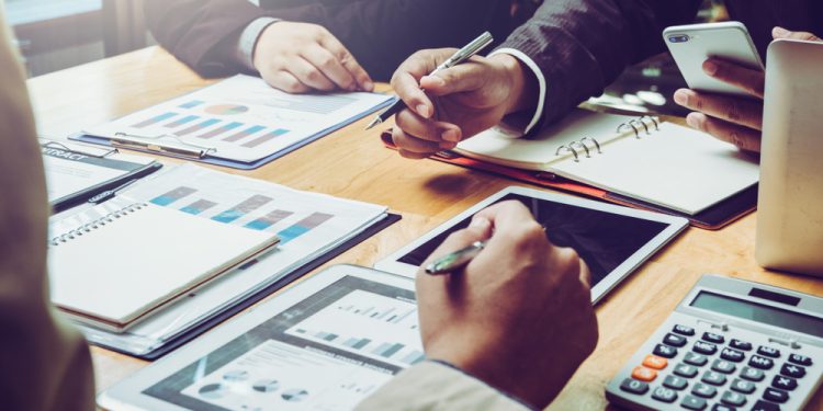 cum-fac-fata-antreprenorii-romani-avalansei-de-taxe