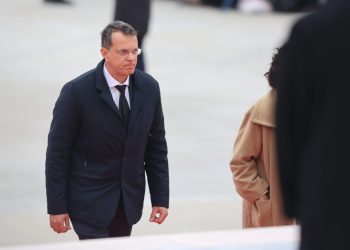 mosteanu,-intalnire-cu-mediul-de-afaceri-pentru-dezvoltarea-cooperarii-in-domeniul-apararii