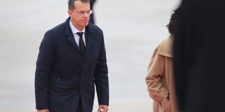 mosteanu,-intalnire-cu-mediul-de-afaceri-pentru-dezvoltarea-cooperarii-in-domeniul-apararii