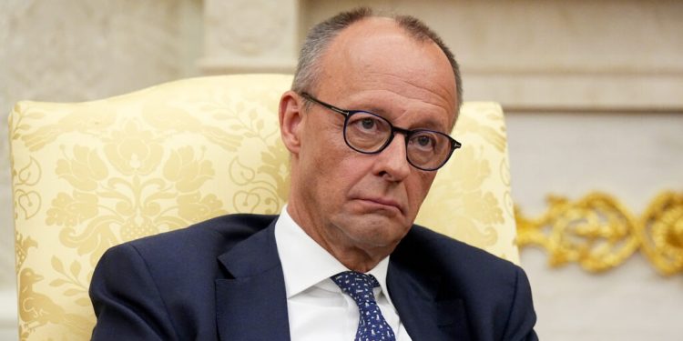 repatrierea-refugiatilor-sirieni-din-germania,-pe-agenda-lui-merz:-razboiul-civil-s-a-terminat