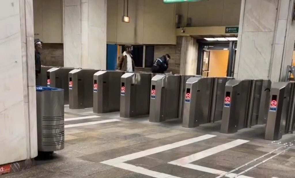 video-bataie-la-metrou,-in-bucuresti-scena-a-fost-filmata-–-hotnews.ro