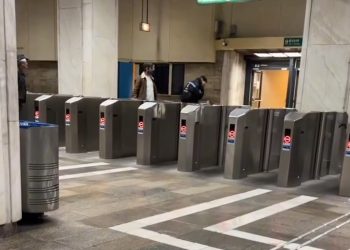 video-bataie-la-metrou,-in-bucuresti-scena-a-fost-filmata-–-hotnews.ro