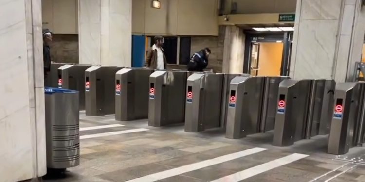 video-bataie-la-metrou,-in-bucuresti-scena-a-fost-filmata-–-hotnews.ro