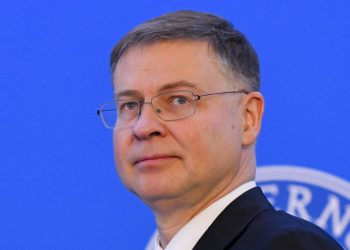 ue-ar-urma-sa-finanteze-ucraina-pana-la-aprobarea-planului-privind-activele-rusesti-inghetate