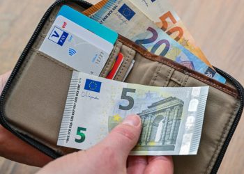 ue-blocheaza-peste-200-de-milioane-de-euro-pentru-bulgaria.-reforma-anticoruptie-nu-e-terminata