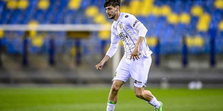 superliga:-cel-mai-important-transfer-al-lui-dinamo,-aproape-de-revenirea-pe-teren-–-foto-–-hotnews.ro