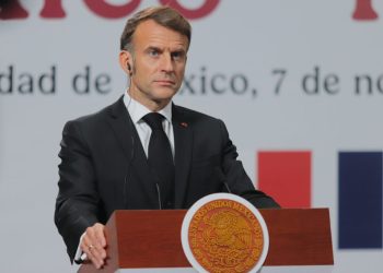 jaful-de-la-muzeul-luvru:-macron-promite-ca-bijuteriile-vor-fi-gasite