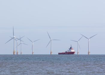 vom-vedea-sute-de-eoliene-pe-marea-neagra?-ce-fac-romania,-bulgaria-si-ce-spun-pescarii-–-hotnews.ro