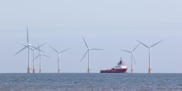 vom-vedea-sute-de-eoliene-pe-marea-neagra?-ce-fac-romania,-bulgaria-si-ce-spun-pescarii-–-hotnews.ro