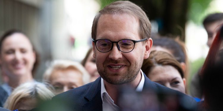 secretul-lui-dominic-fritz:-nu-stie-nici-mama-in-ce-zi-–-hotnews.ro