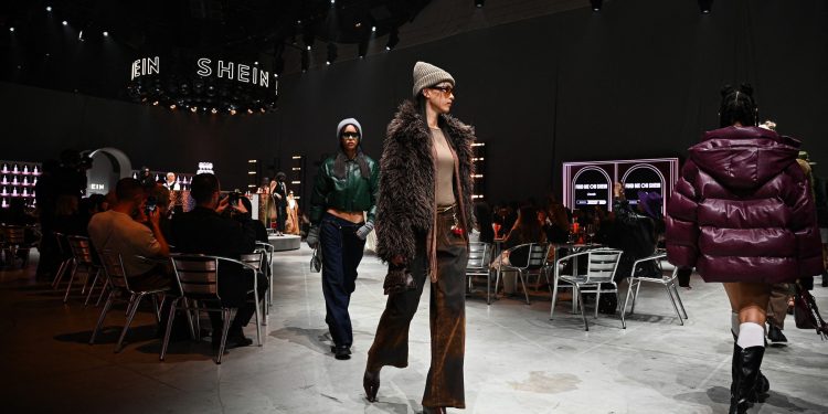 shein-si-temu,-luate-in-vizor-in-italia:-taxa-pe-coletele-ieftine-din-china-–-hotnews.ro