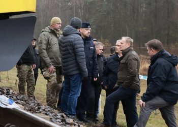 tusk-afirma-ca-rusia-este-responsabila-pentru-explozia-liniei-ferate-dintre-polonia-si-ucraina