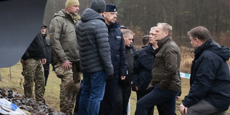 tusk-afirma-ca-rusia-este-responsabila-pentru-explozia-liniei-ferate-dintre-polonia-si-ucraina