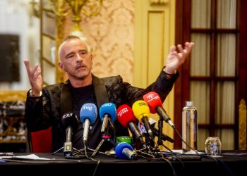 eros-ramazzotti:-un-album-aniversar-cu-colaborari-exceptionale-dupa-40-de-ani-de-muzica-si-emotie