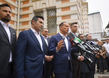 baluta:-candidez-ca-fiica-mea-de-17-ani-sa-mearga-pe-strada-fara-frica