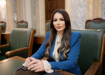 senatoare-pot,-atacata-cu-o-ranga-intr-o-parcare-din-bucuresti-de-o-alta-femeie