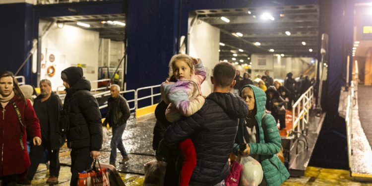 ce-a-provocat-cele-25000-de-cutremure-din-santorini.-oamenii-de-stiinta-au-descoperit-cauza