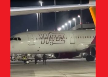 doi-romani-au-fugit-pe-pista-la-koln-ca-sa-opreasca-un-avion-wizz-air