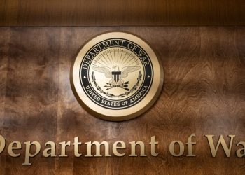 pentagonul-investigheaza-un-senator-care-a-cerut-armatei-sa-nu-respecte-ordinele-ilegale